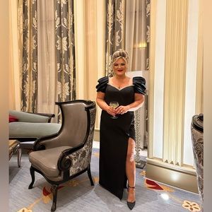 Mac Duggal Evening Gown size 16 work once